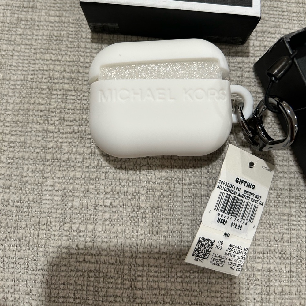 Michael Kors Silicone AirPod Case NWT